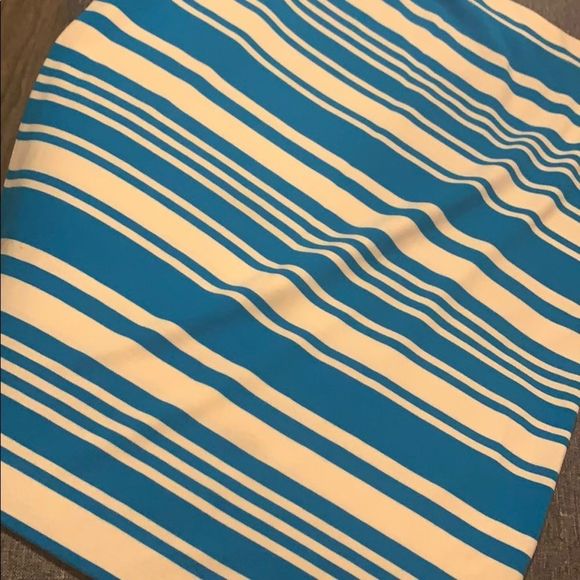 Knee length skirt - Picture 1 of 4